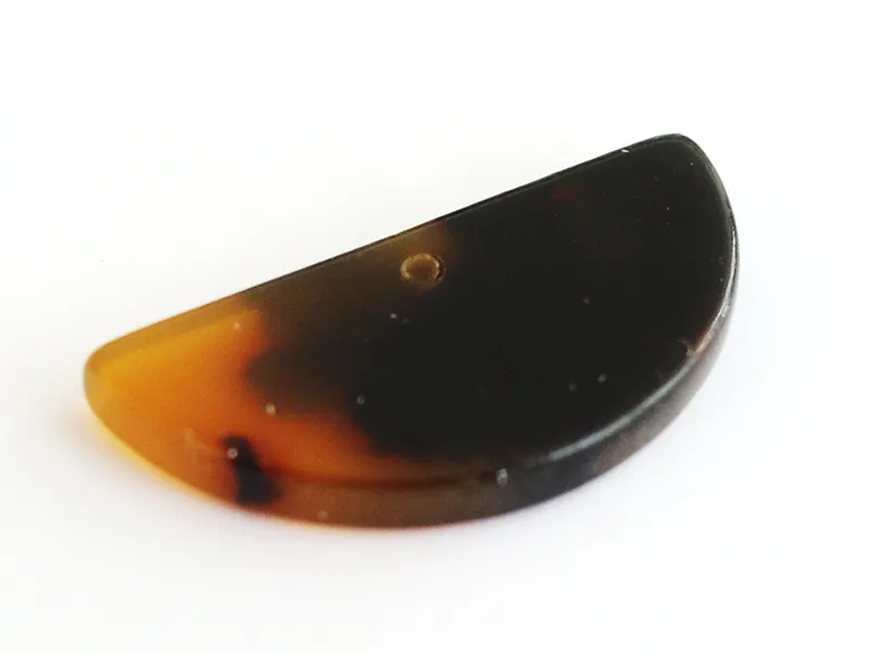 Acheter Pendentif demi lune écaille de tortue en acétate En ligne