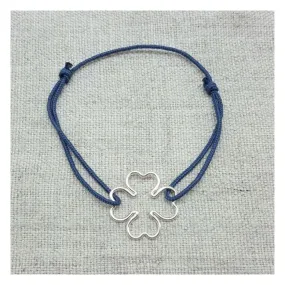 Bracelet trèfle ajouré Argent ou Plaqué Or monté sur un lacet ajustable