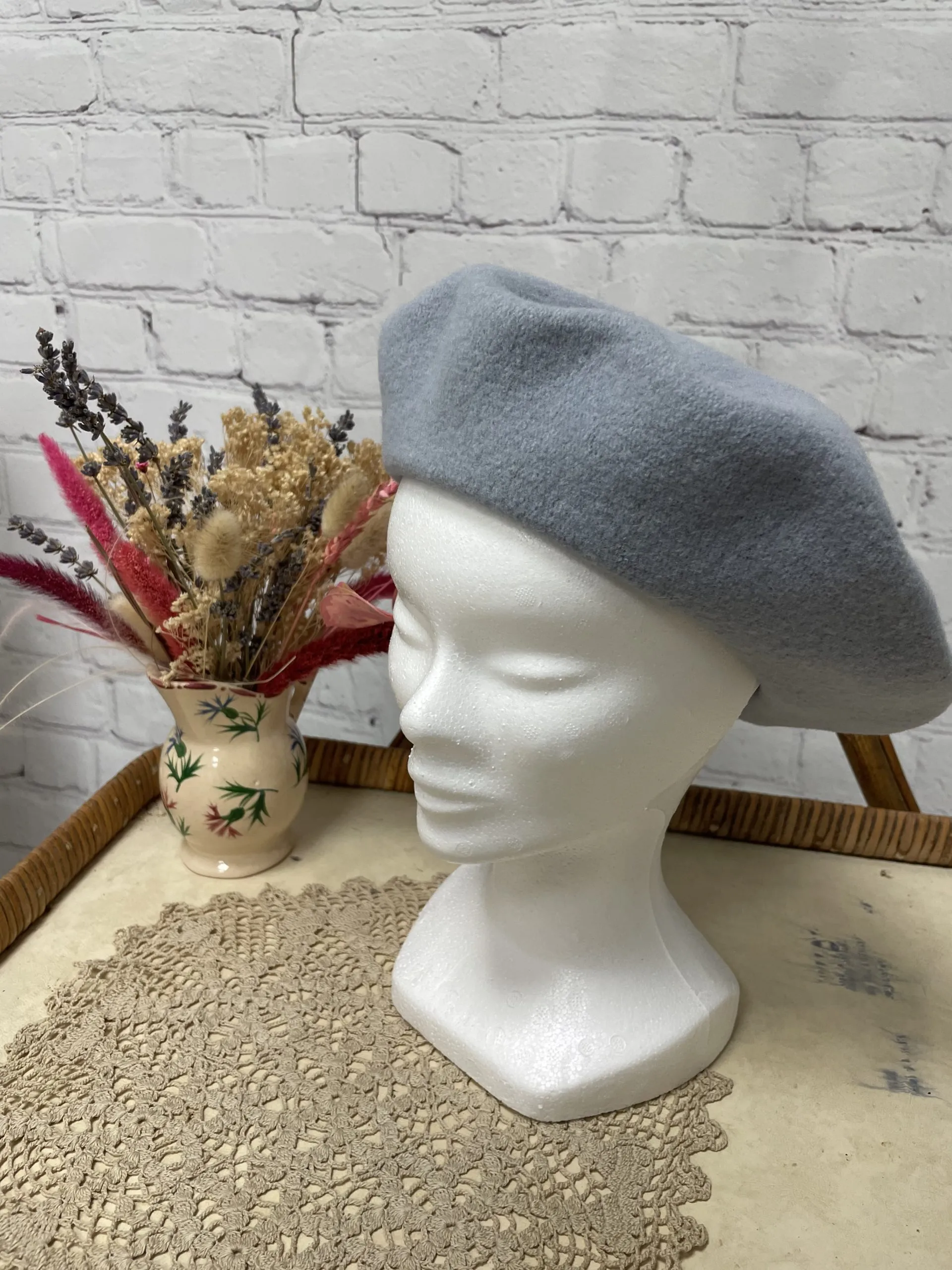 Béret classique en laine bleu ciel - Ressourcerie Histoires Sans Fin