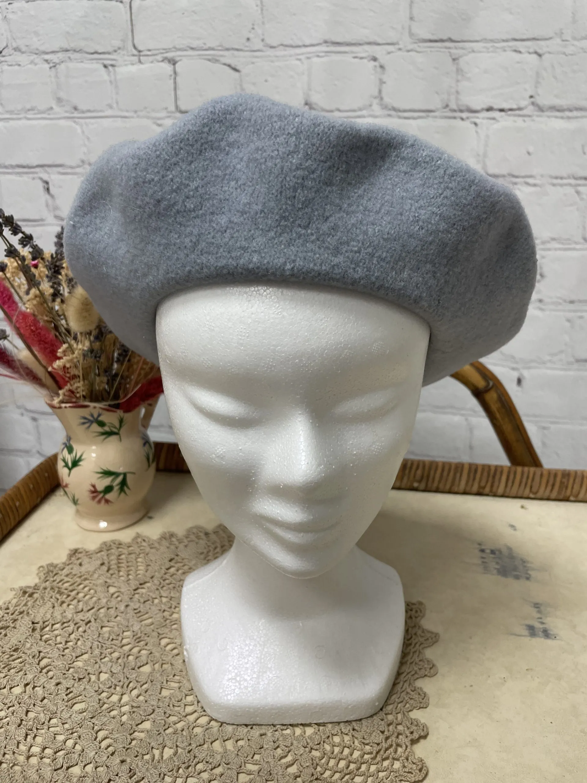 Béret classique en laine bleu ciel - Ressourcerie Histoires Sans Fin