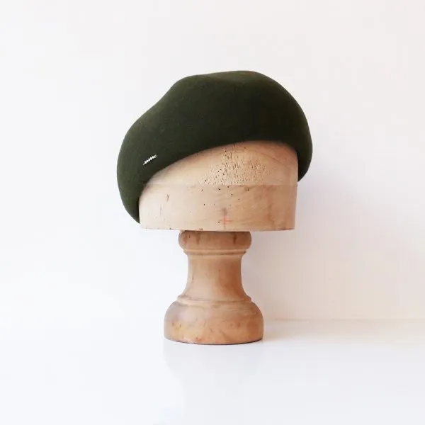 Béret Parisien ou petit chapeau feutre laine - Paris