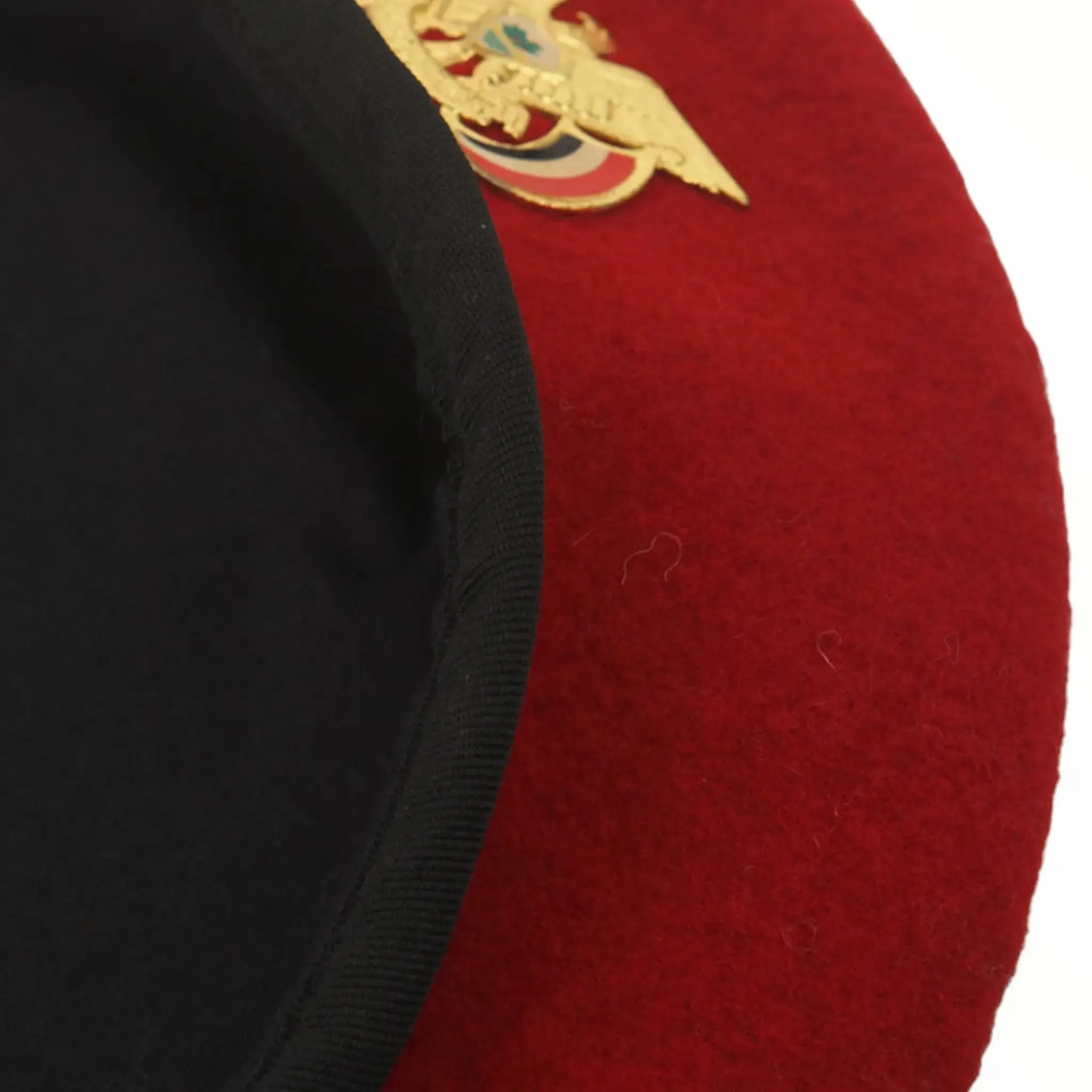 Béret rouges armées