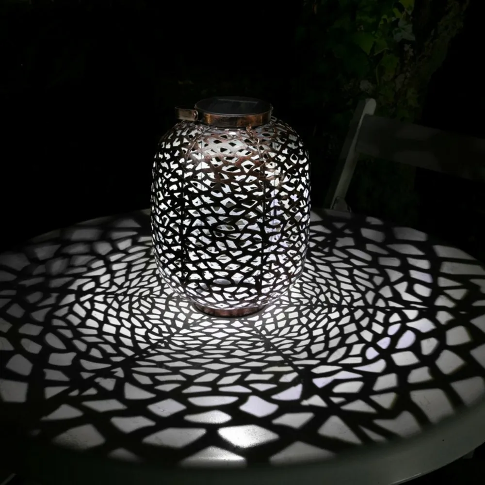 Lanterne solaire métal ajouré design rétro