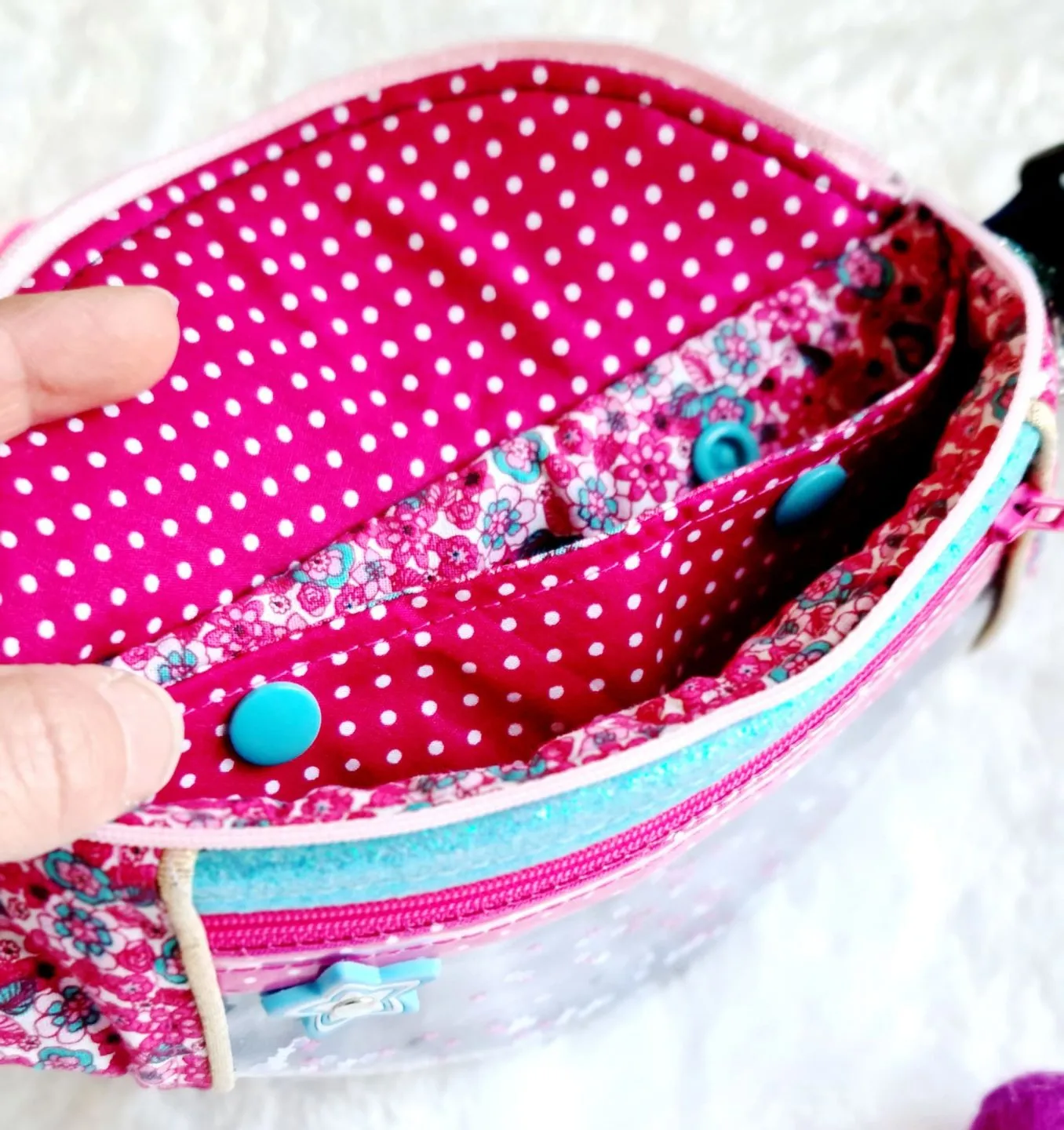 Le kit de couture sac banane Charly (toutes tailles) - Tissu enduit Petite fleurs moutarde et rose / toile à sac imperméable mou