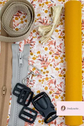 Le kit de couture sac banane Charly (toutes tailles) - Tissu enduit Petite fleurs moutarde et rose / toile à sac imperméable mou