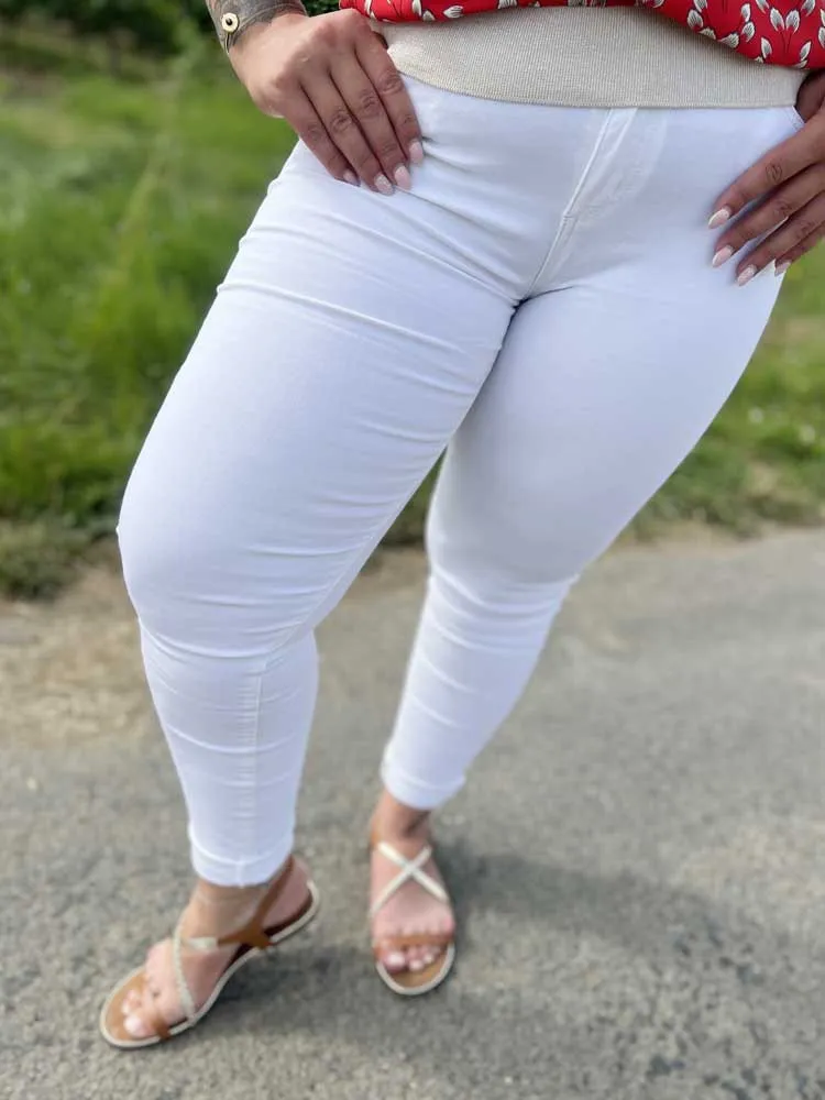 Pantalon jeans slim NINA - Prêt à porter femme jolie forme Cléstyle Couleur Blanc 36 à 60 38