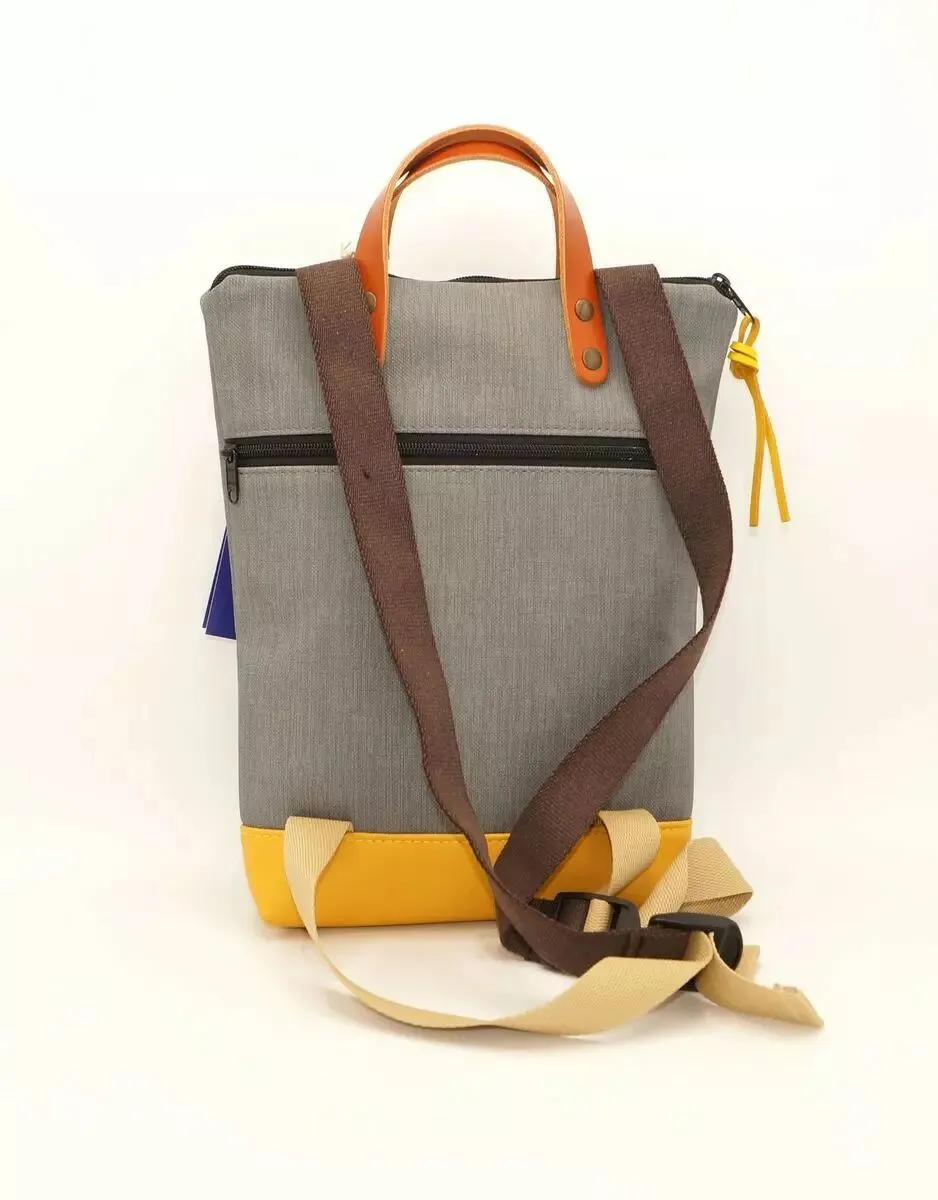 Petit sac à dos imperméable gris, bleu et jaune