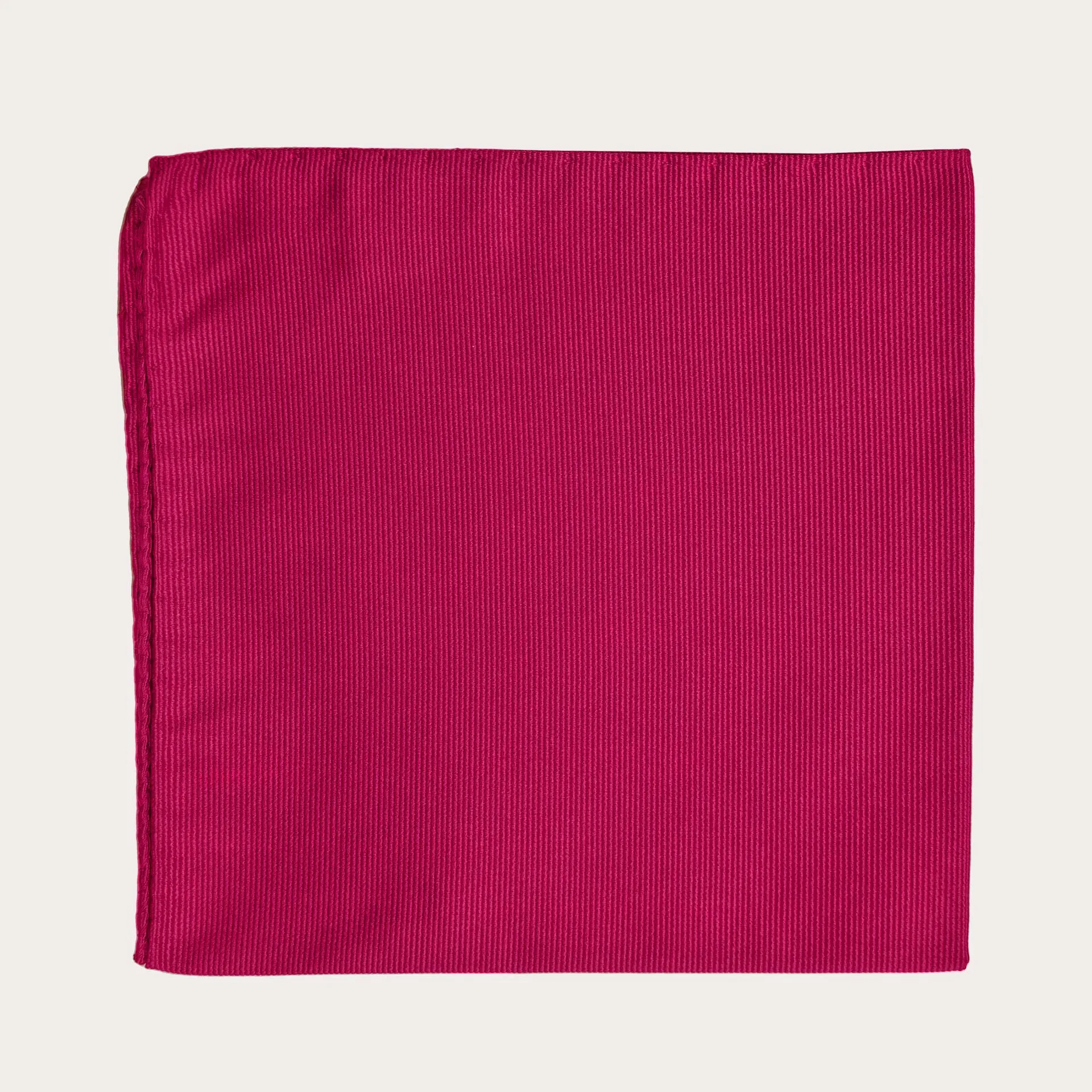 Pochette de costume pour homme en soie fuchsia | BRUCLE Style Unique